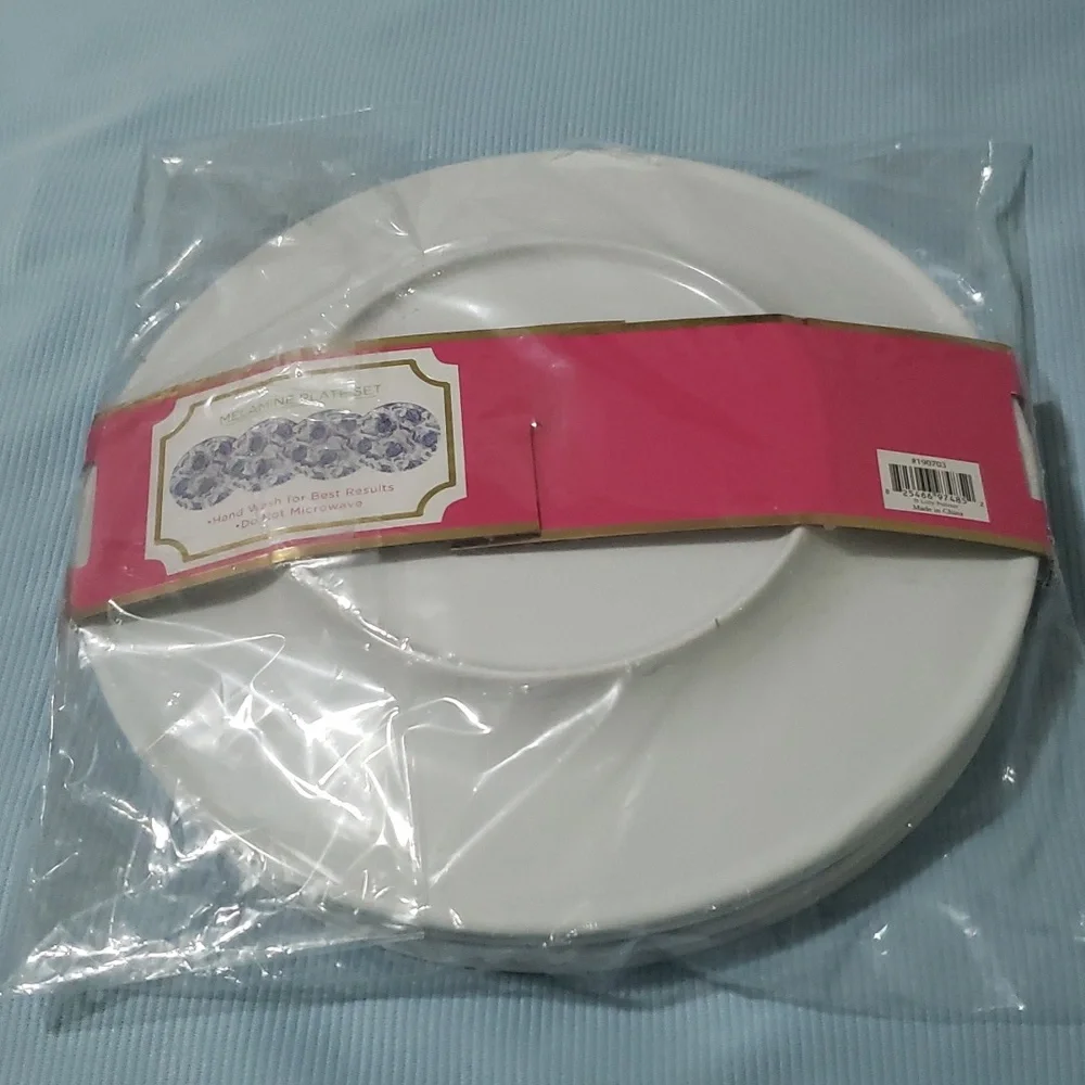 Lilly Pulitzer Kaleidoscope Coral 4-Piece​​ Melamine Plate Set